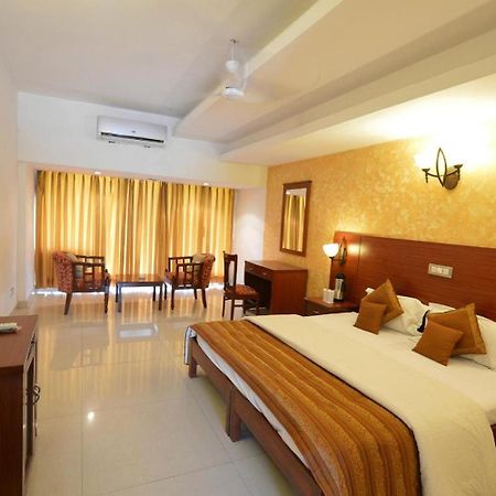 Hotel Raj Hans, Faridabad Exteriér fotografie