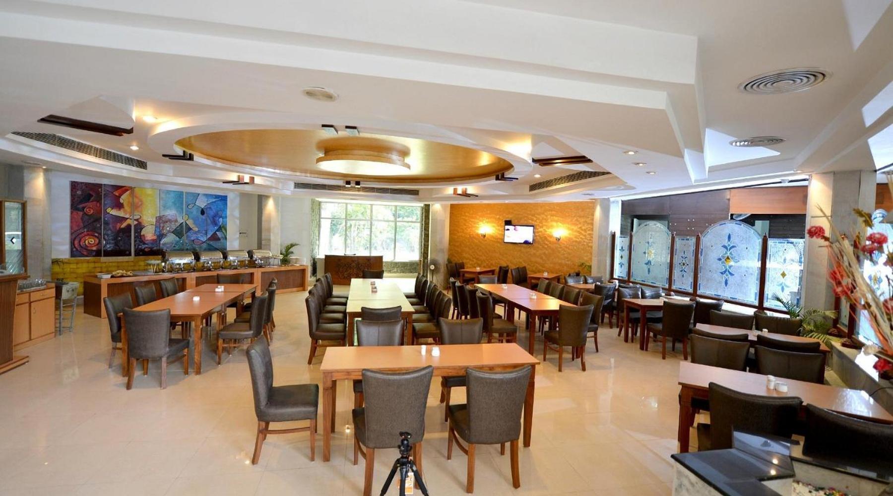 Hotel Raj Hans, Faridabad Exteriér fotografie